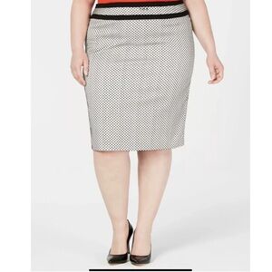 NWT Calvin Klein skirt size 14P.